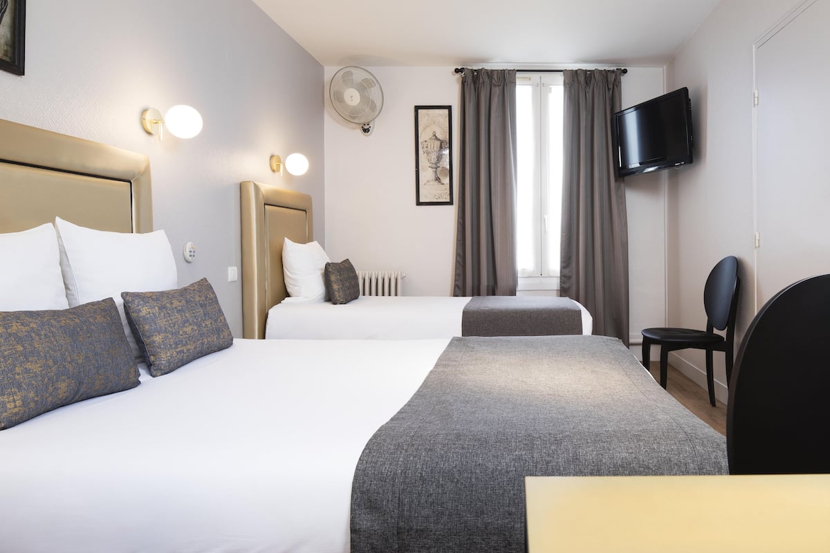 In-room safe, individually decorated, individually furnished, desk