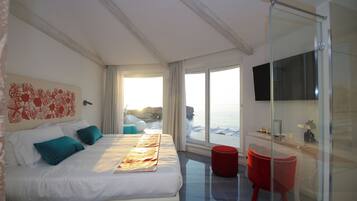 Superior-huone | Minibaari, tallelokero huoneessa, työpöytä, ilmainen Wi-Fi