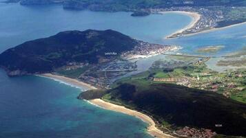 Una playa cerca