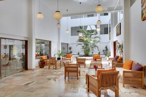 Lobby sitting area - Hotel Zodiaco (Loulé)