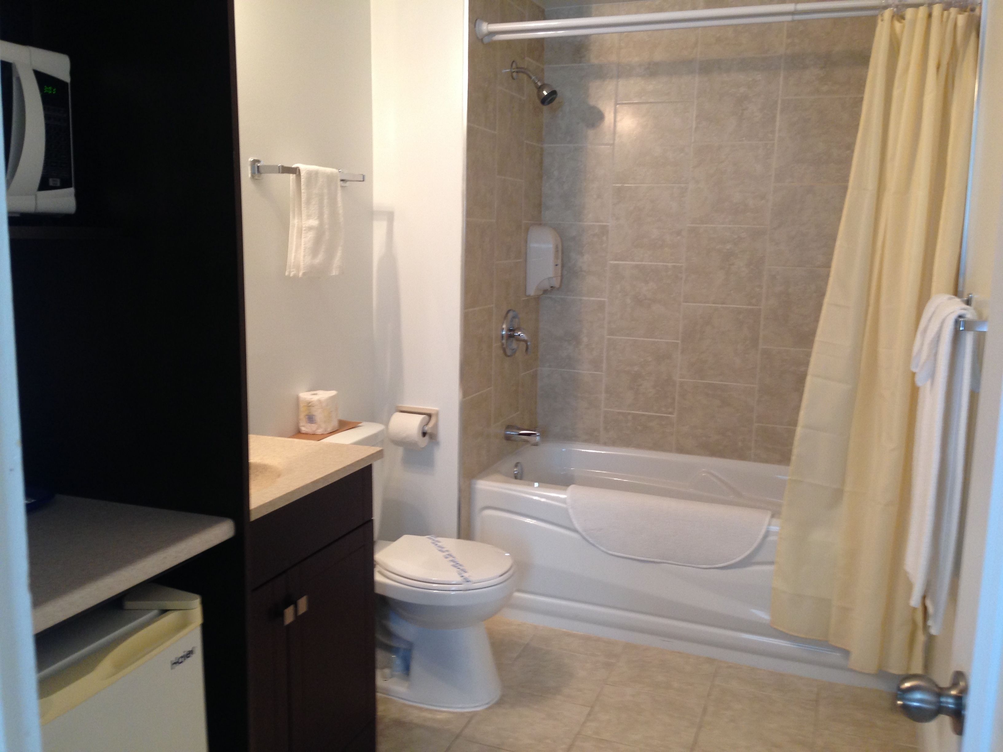 Standardzimmer, 1 Doppelbett | Badezimmer | Kostenlose Toilettenartikel, Haartrockner, Handtücher