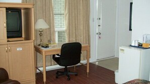 Standardzimmer, 1 Doppelbett | Schreibtisch, kostenloses WLAN