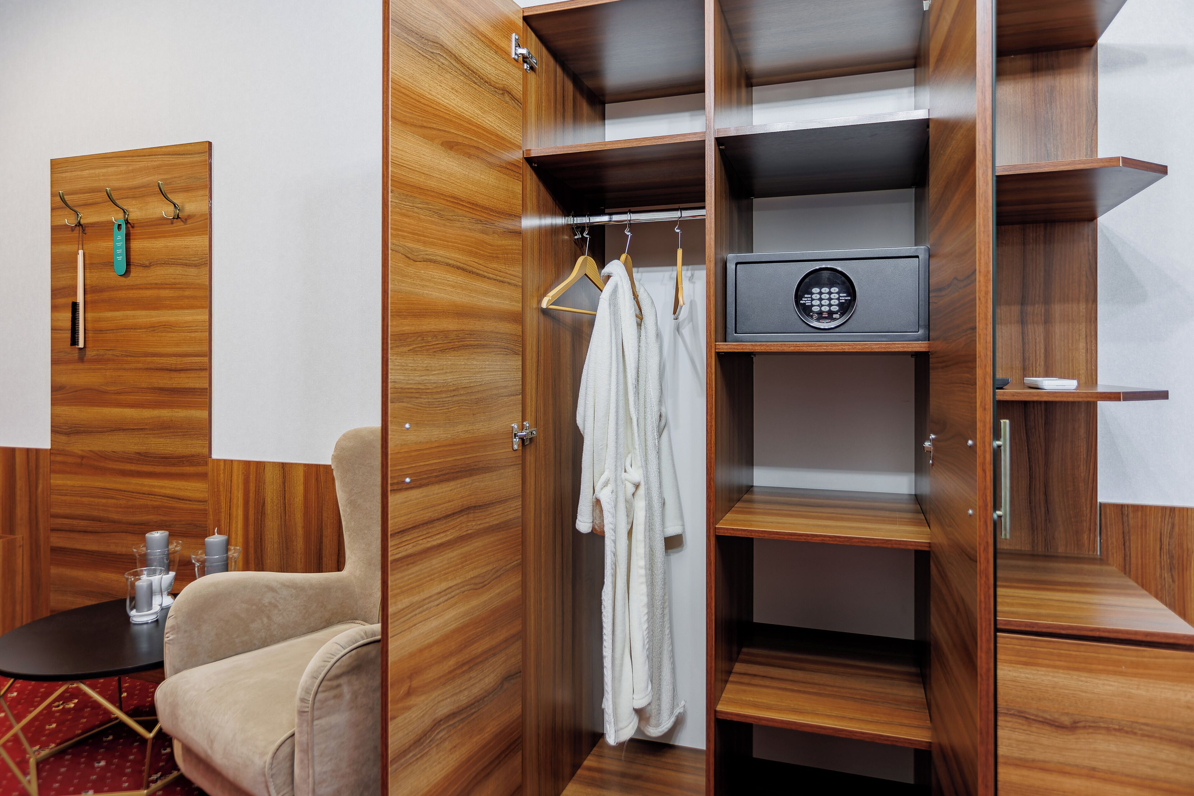 Apartment, 1 King Bed | Living area