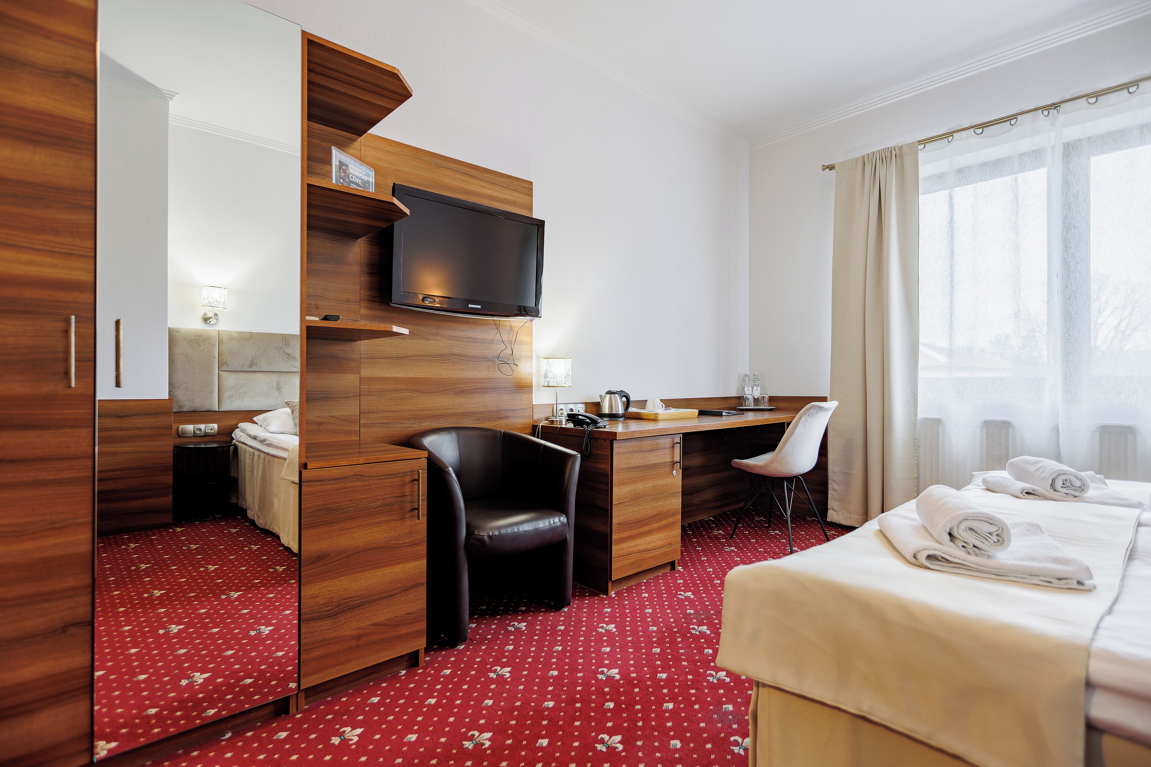 standard double room | 1 bedroom, premium bedding, minibar, in-room safe