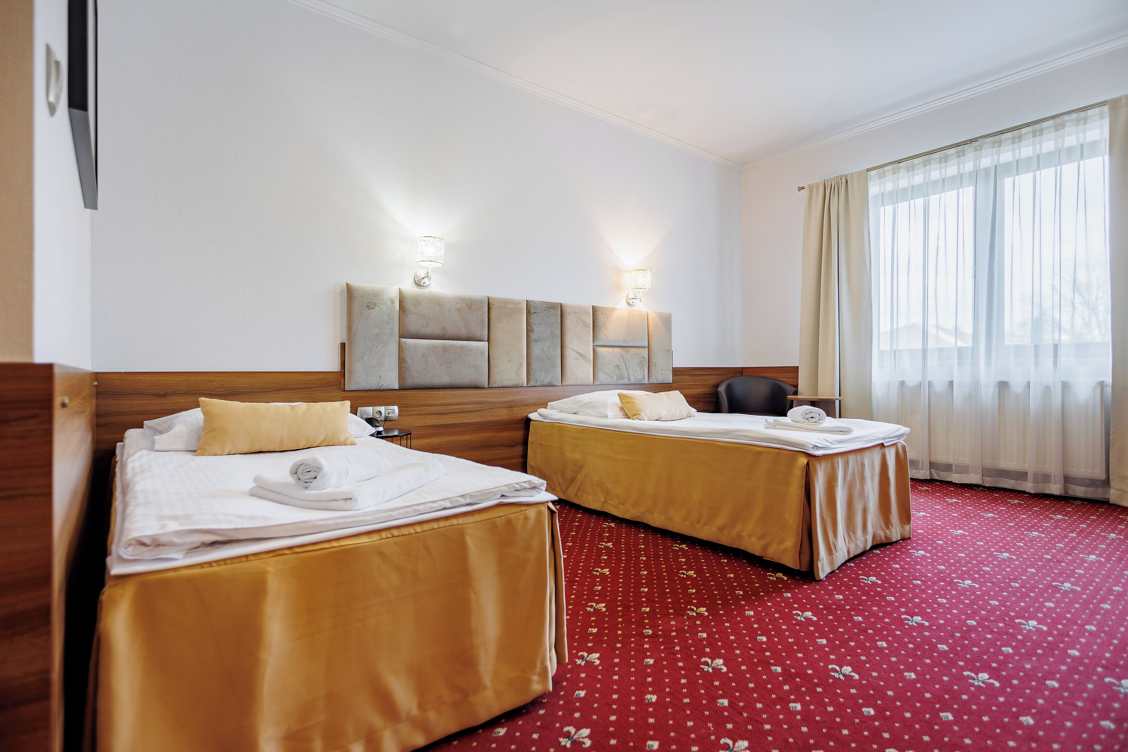 standard double room | 1 bedroom, premium bedding, minibar, in-room safe