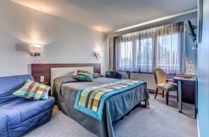 Zimmersafe, Schreibtisch, schallisolierte Zimmer, Zustellbetten