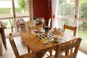 매일 뷔페 무료 아침 식사 포함