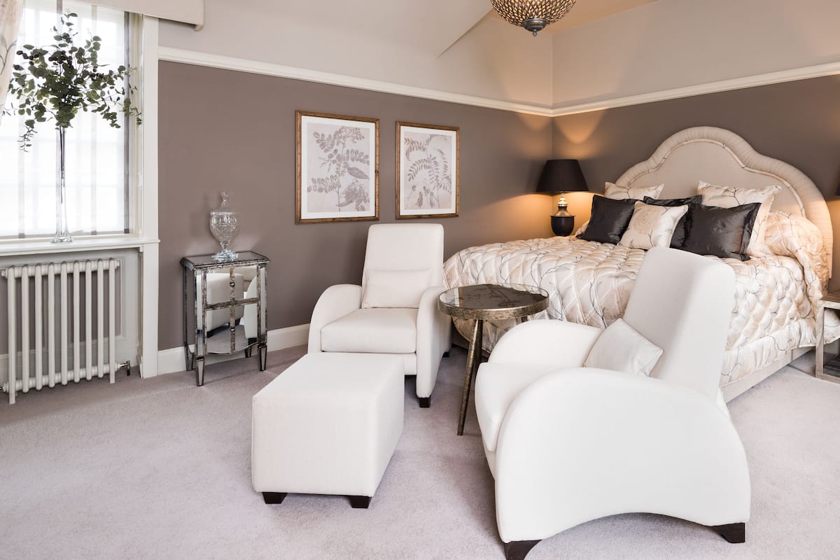 Egyptian cotton sheets, premium bedding, in-room safe