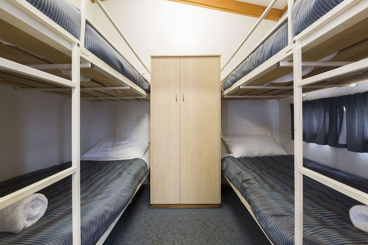 Bügeleisen/Bügelbrett, kostenloses WLAN, Bettwäsche