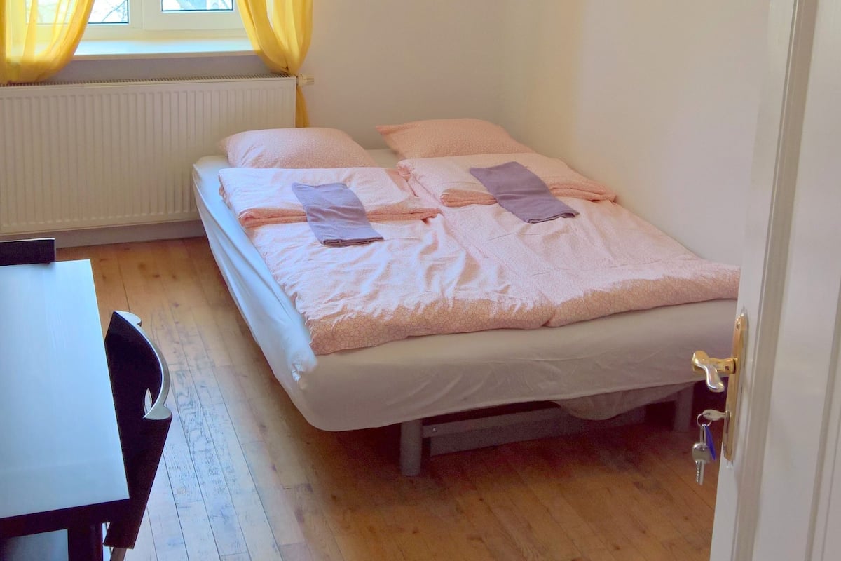 1 bedroom, individually decorated, free WiFi, bed sheets