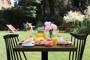 Outdoor dining - Yarden Hotel by Artery Hotels (Kraków)