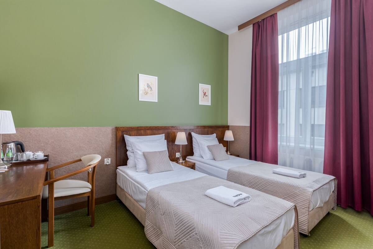 Classic Twin Room, City View