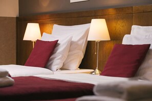 In-room safe, desk, soundproofing, iron/ironing board - Yarden Hotel by Artery Hotels (Kraków)