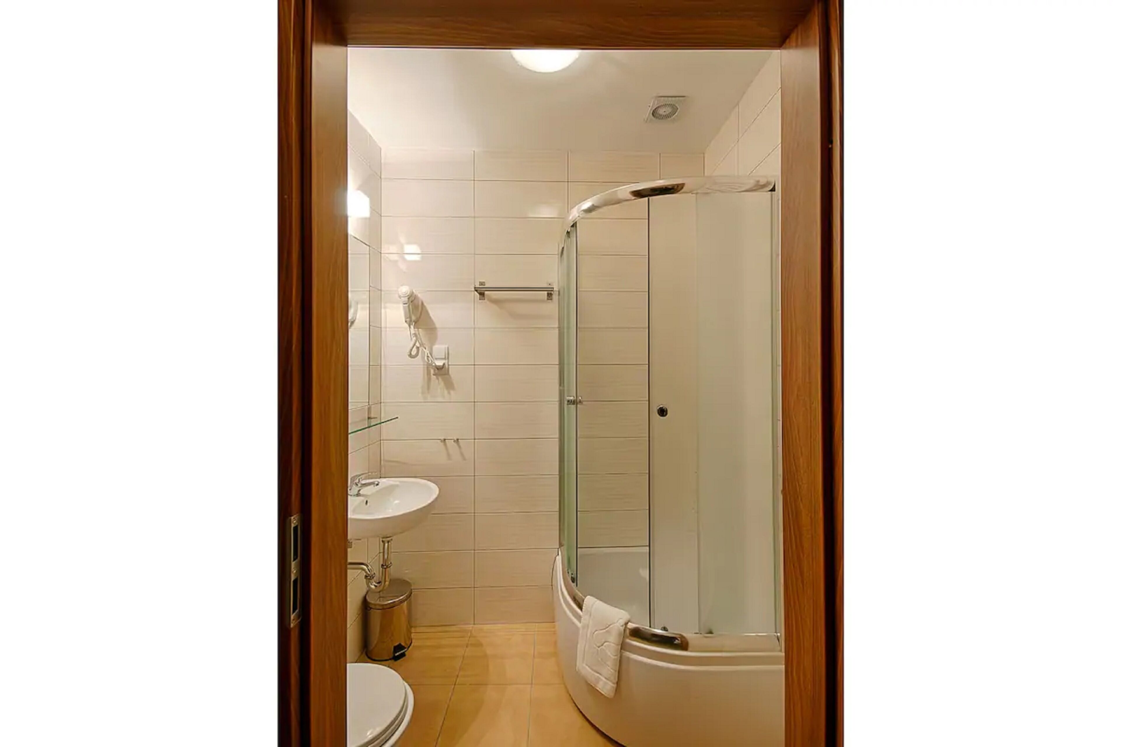 shower, designer toiletries, hair dryer, towels