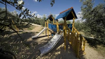 Außen-Kinderspielplatz
