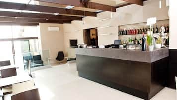Bar (in der Unterkunft)