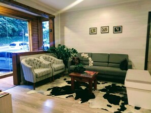 Televisión de 24 pulgadas con canales por cable