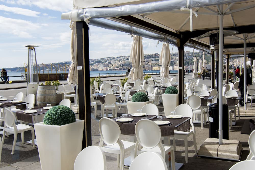 Partenope Relais