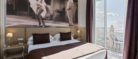 Studio Suite Deluks | 1 kamar tidur, minibar, brankas, dan meja kerja