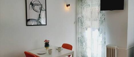 Studio | Luxe beddengoed, donsdekens, gratis wifi, beddengoed