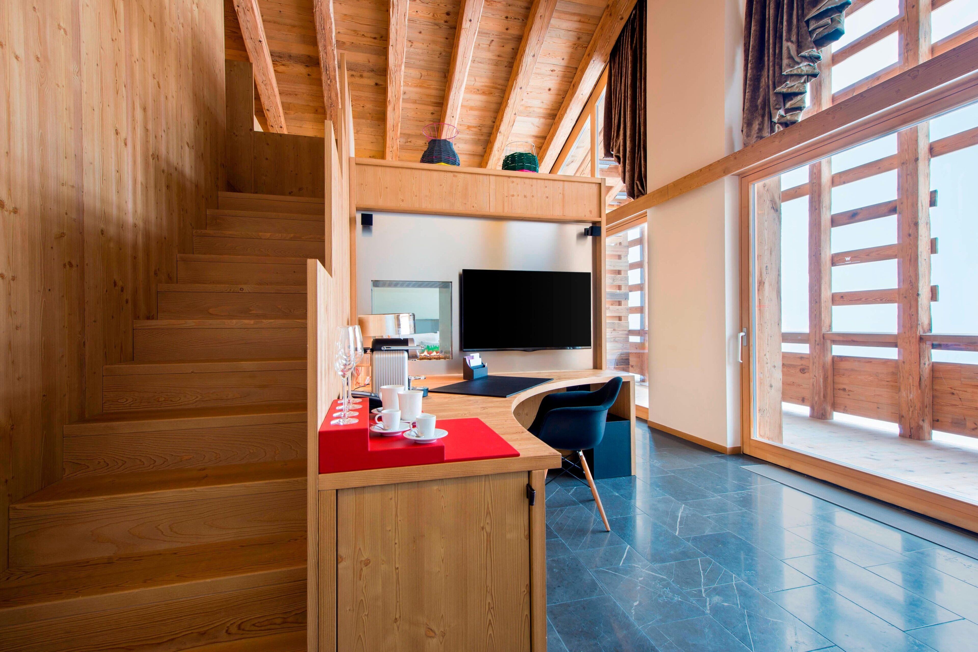 sublime suite, one king bed, mezzanine, mountain view | lounge | 2 bars/lounges, lobby lounge