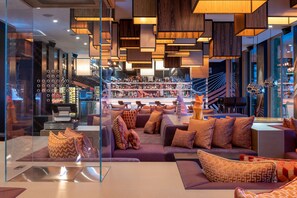 2 restaurants; breakfast, lunch, and dinner served - W Verbier (Bagnes)