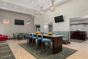 Lobby - Hampton Inn & Suites Adairsville-Calhoun Area (Adairsville)
