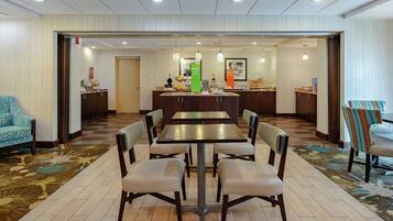 Desayuno buffet incluido todos los días