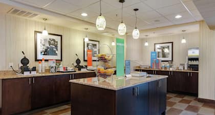 Hampton Inn & Suites Adairsville-Calhoun Area