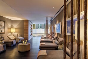 Behandelingskamers voor koppels, een sauna, lichaamsbehandelingen