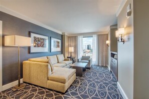 En 37-tommers LCD-TV med kabel-kanaler samt filmkjøp