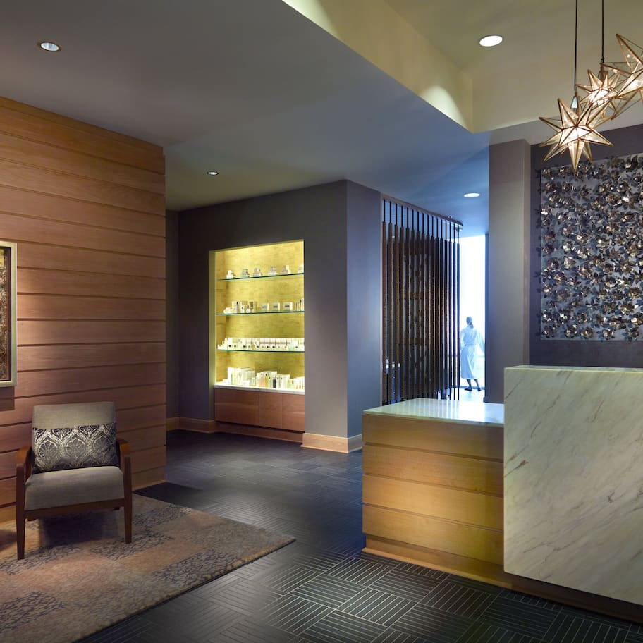 Couples treatment rooms, sauna, body treatments, aromatherapy