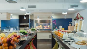 Free daily buffet breakfast