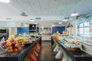 Petit déjeuner buffet compris tous les jours