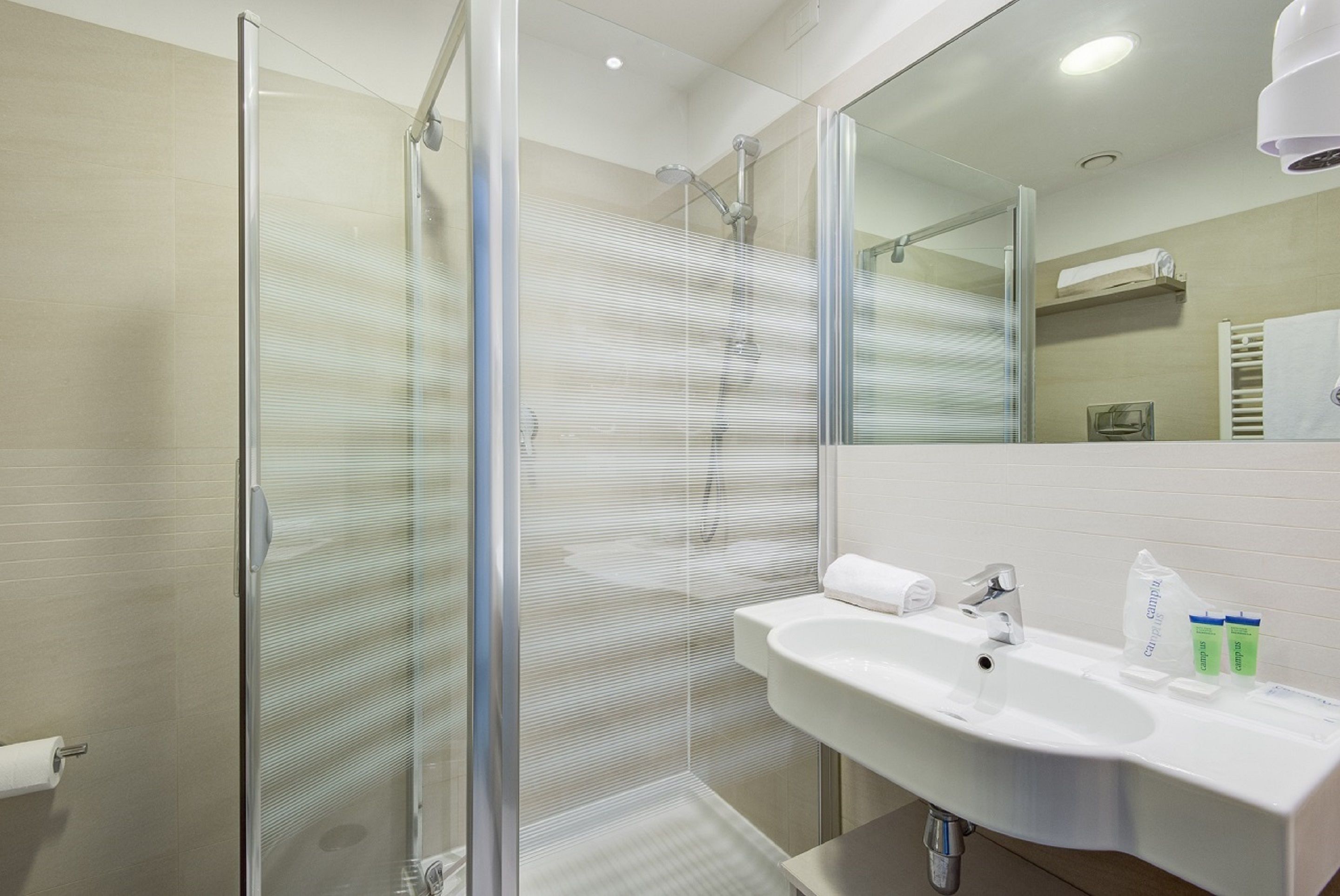 Chambre Simple Classique, 1 lit une place | Salle de bain