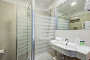 Singola Classic, 1 letto singolo | Bagno | Doccia, set di cortesia gratuito, asciugacapelli, bidet