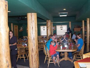 Desayuno completo incluido todos los días