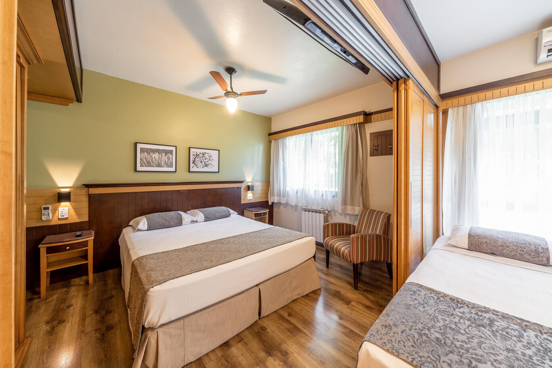 Minibar, caja de seguridad en la habitación, escritorio y wifi gratis 