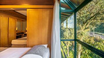 Apartamento Super Luxo | Frigobar, cofres nos quartos, escrivaninha, Wi-Fi de cortesia