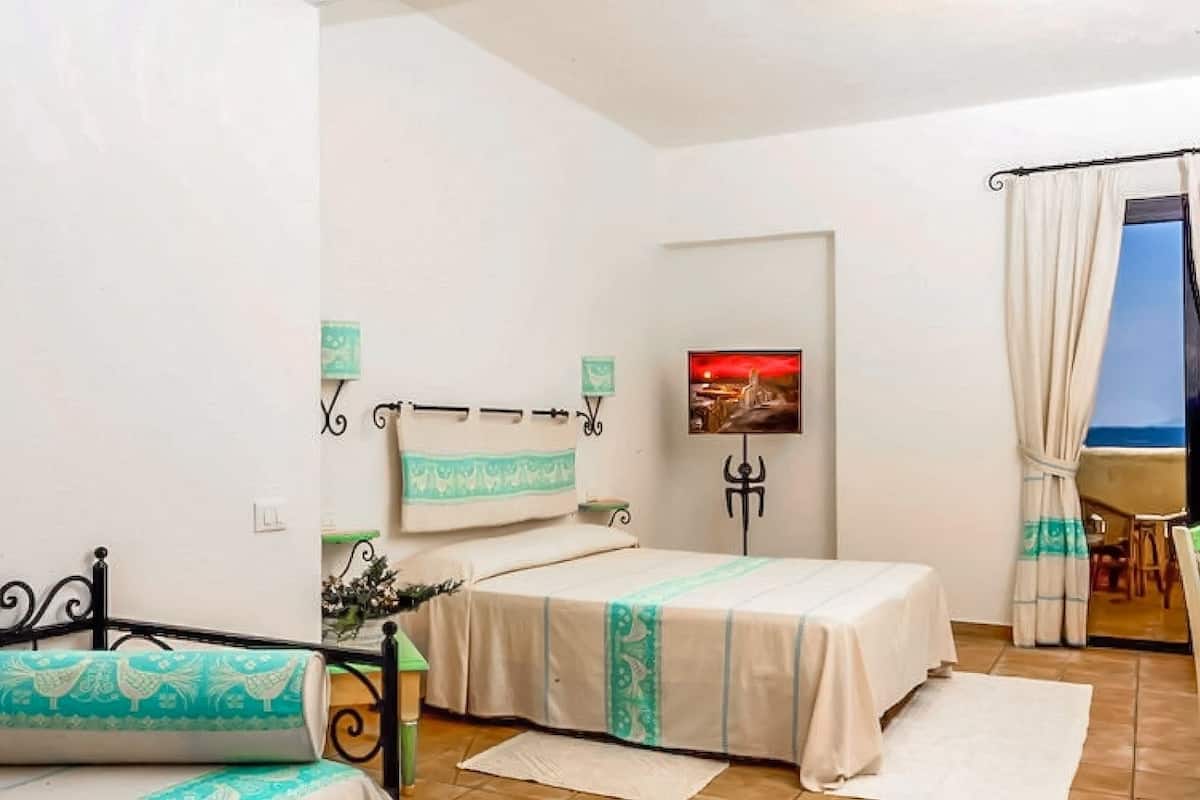 1 chambre, coffres-forts dans les chambres, bureau