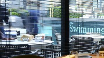 Ze serveren er lunch en diner