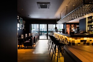 Bar (en la propiedad)