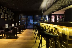 Bar (en la propiedad)