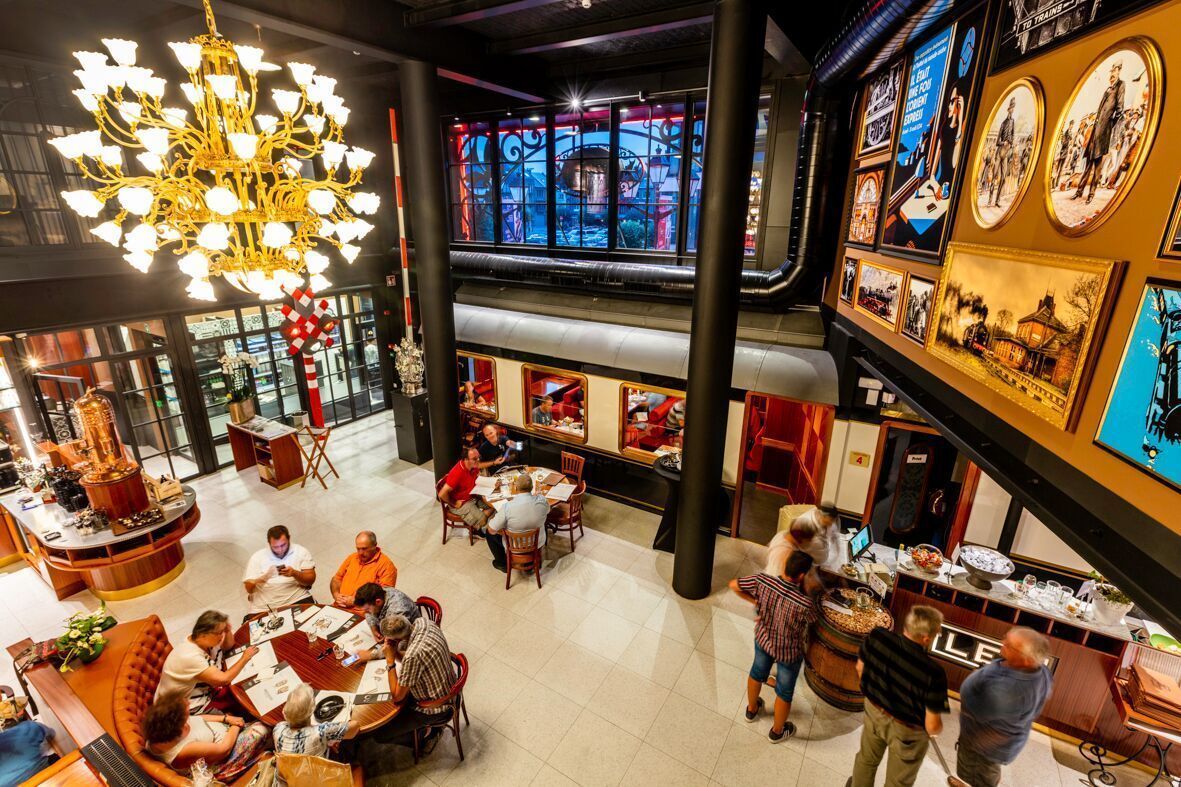 2 restaurants, breakfast, lunch, dinner served; modern european cuisine