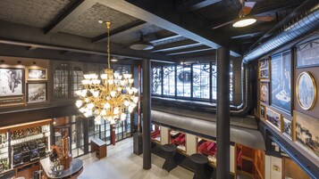 2 restaurants, breakfast, lunch, dinner served; Modern European cuisine