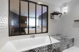 华丽双人房 | 浴室 | 免费洗浴用品、吹风机、毛巾