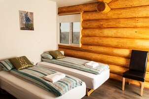 Decoración personalizada, muebles diferentes y ropa de cama