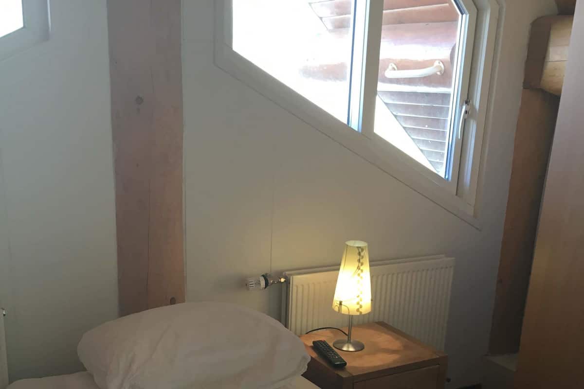 Twin Room, Shared Bathroom (Special Offer) | Individually decorated, individually furnished, bed sheets