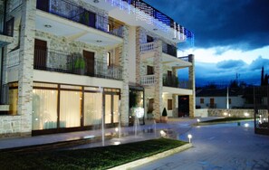 Front of property - Halanus Hotel & Resort (Alanno)