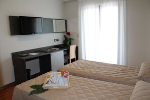 Standard Δίκλινο Δωμάτιο | Κρεβάτια Select Comfort, μίνι μπαρ, χρηματοκιβώτιο στο δωμάτιο 